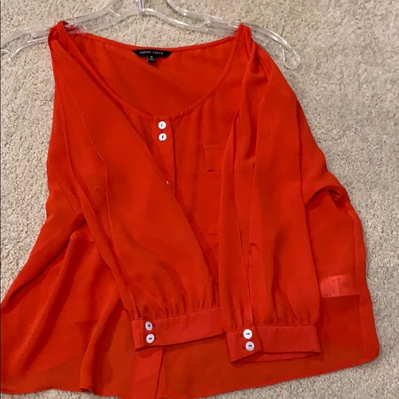 Crimson color blouse - Picture 5 of 7